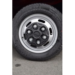 ENJOLIVEUR DE ROUE IVECO DAILY 2016 oem 5802054275